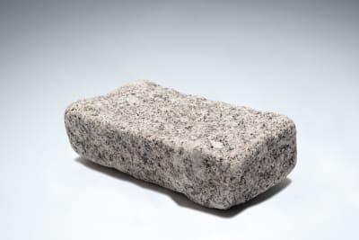 Medium Grey Tumbled Granite Setts 200 x 100 x 50