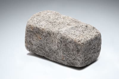 Medium Grey Tumbled Granite Setts 200 x 100 x 100