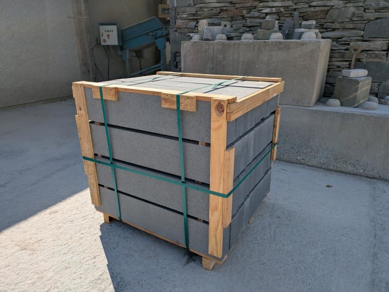 Medium Grey Finished Granite Kerbs