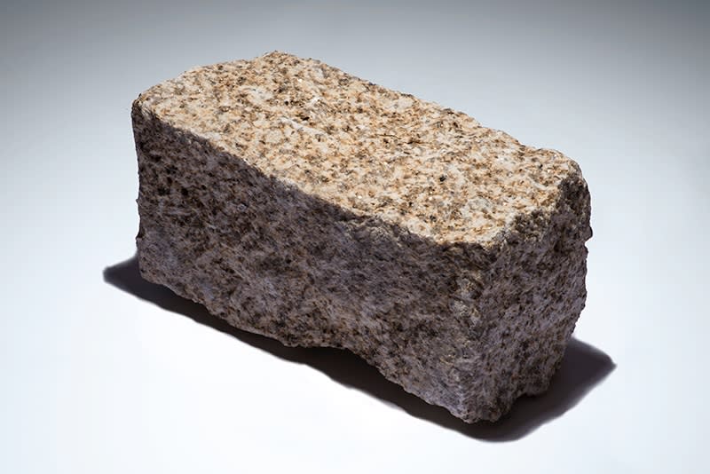 Golden Brown Granite Setts 200 x 100 x 100