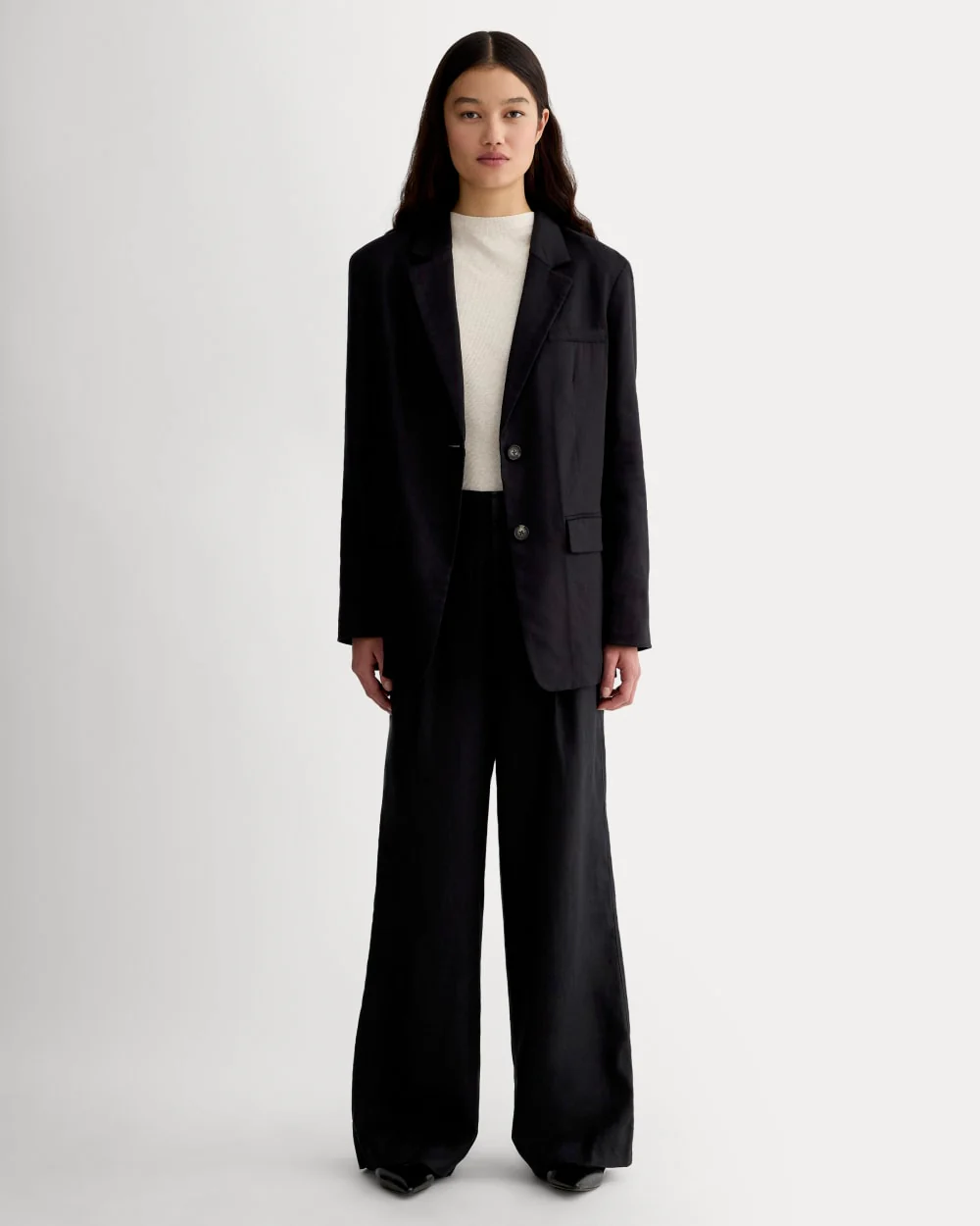 60 degree weather outfit — Everlane The Linen Way-High® Drape Pant | Black