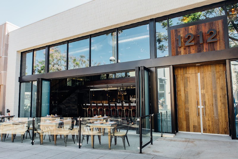 Exterior of 1212 Santa Monica