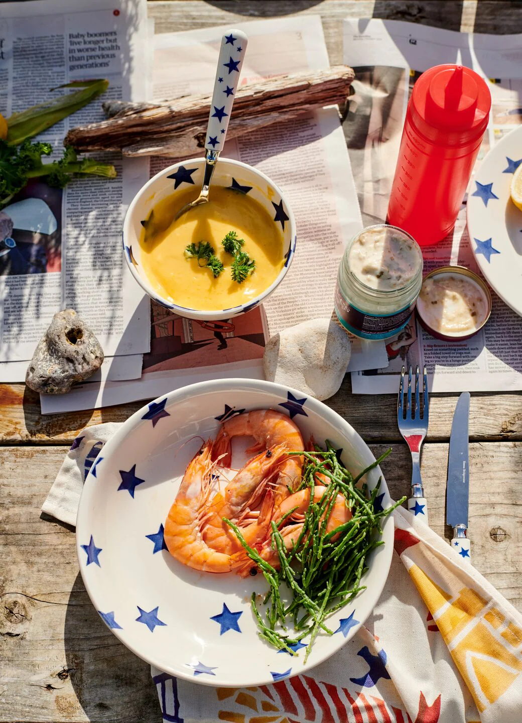 gifts for lawyers — Emma Bridgewater Blue Star Medium Pasta Bowl
