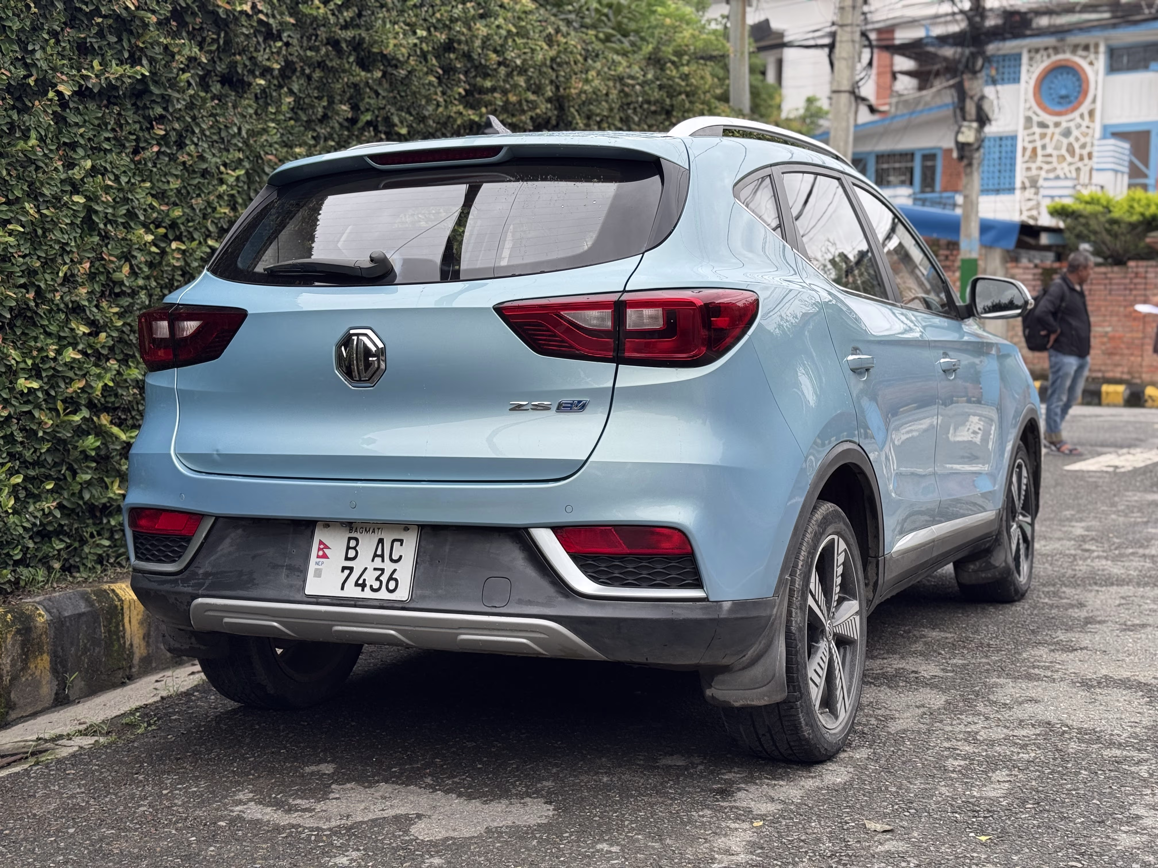 MG ZS EV 4