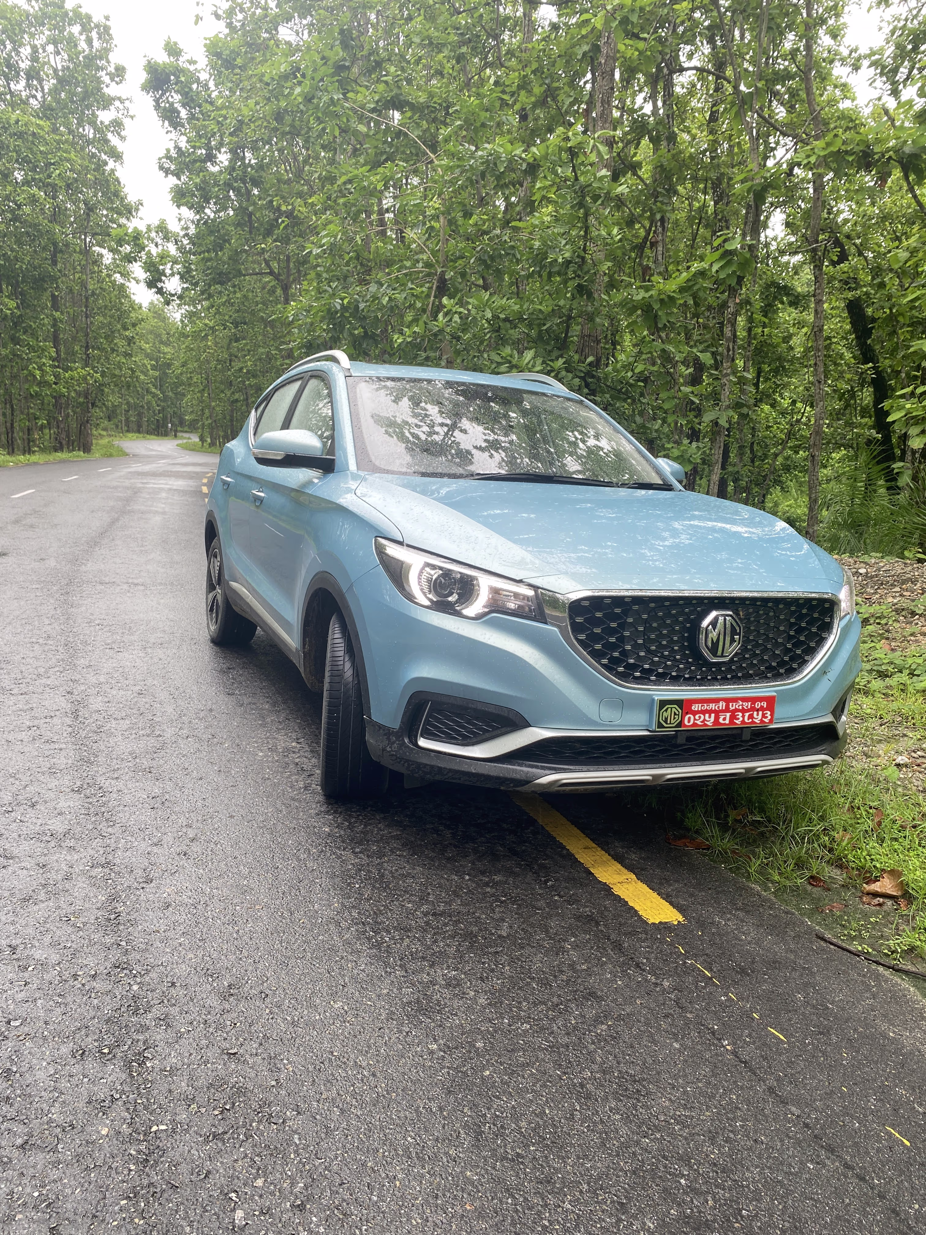 MG ZS EV 4