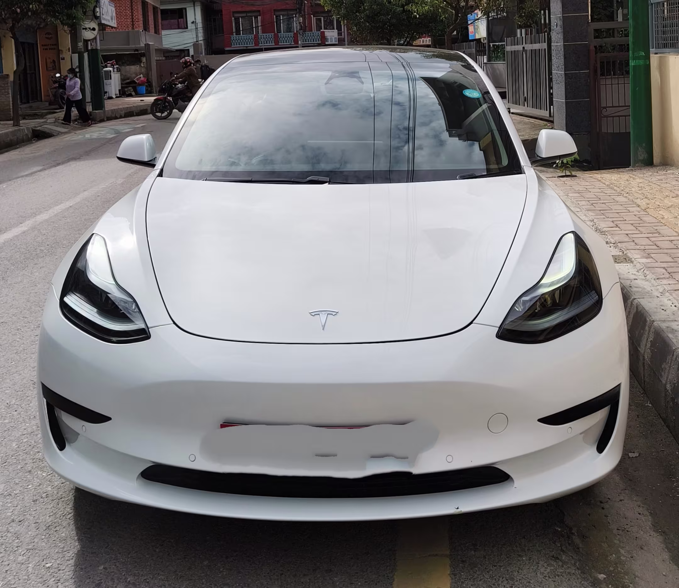 Tesla 3s