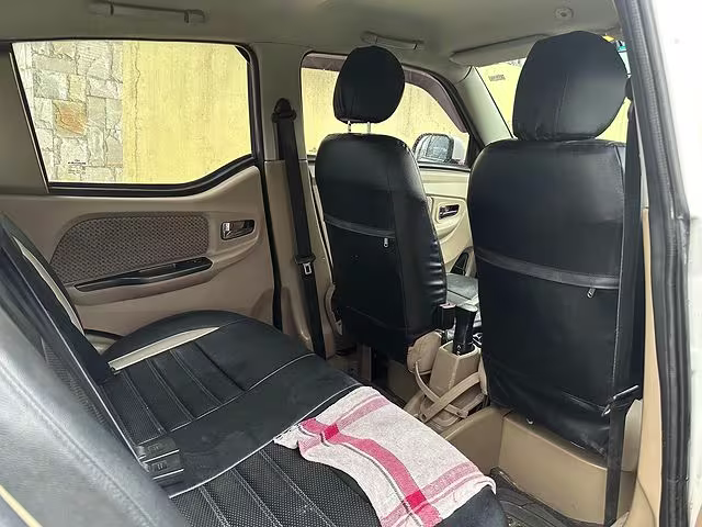 Mahindra e2o plus P6 6