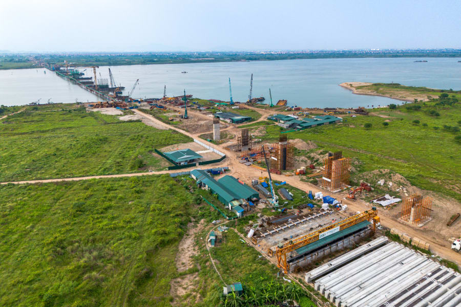 Ngắm cầu gần 10.000 tỷ xây nhanh bậc nhất Hà Nội, dự kiến hoàn thành trong chưa đầy 2 năm, kết nối đại đô thị của Vinhomes và Sun Group- Ảnh 3. Ngắm cầu gần 10.000 tỷ xây nhanh bậc nhất Hà Nội, dự kiến hoàn thành trong chưa đầy 2 năm, kết nối đại đô thị của Vinhomes và Sun Group- Ảnh 3.