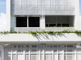 Nhà phố 2 tầng độc thân: Đá rải trên kính – Bí quyết đẹp mê hồn. Nhà phố 2 tầng cho người độc thân đẹp mê hồn nhờ cách rải đá lên kính