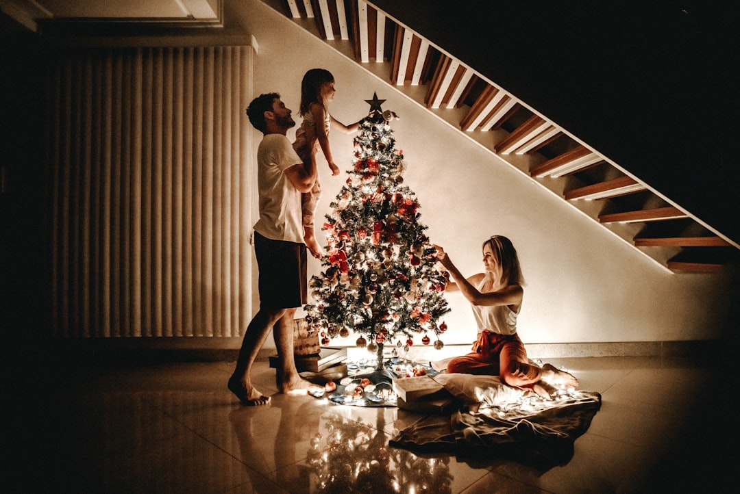 Los Pequeños Ayudantes de Santa: Ideas de Regalos de Navidad para Padres