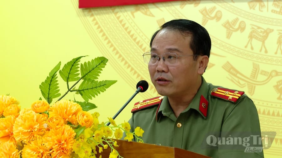 Đại diện Công an tỉnh truyền đạt các chuyên đề về công tác nhân quyền tại lớp tập huấn- Ảnh: LT
