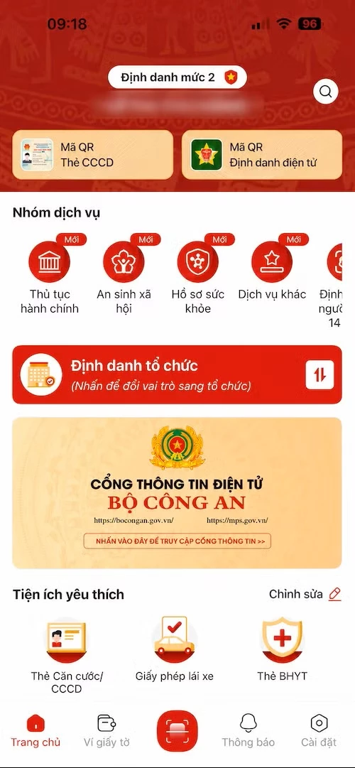 Người dùng VNeID mức 2 sẽ được hưởng các ưu đãi về phí trước bạ khi mua bán xe cũ. (Ảnh minh họa: TH)