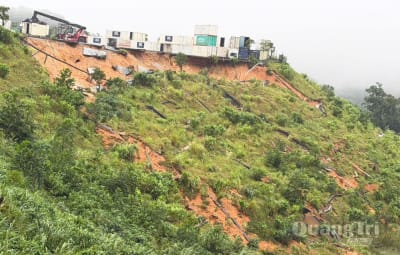 Sạt lở 100m bờ kè gần Cửa khẩu quốc tế Cha Lo