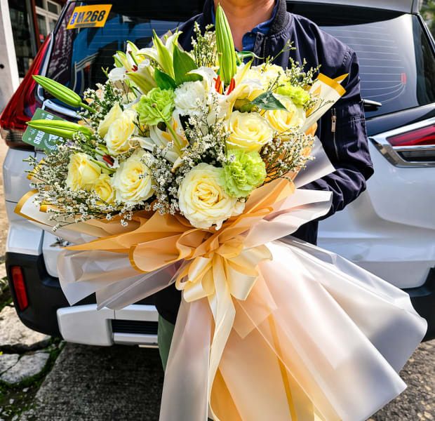 Mom’s Pure Elegance thumbnail 2