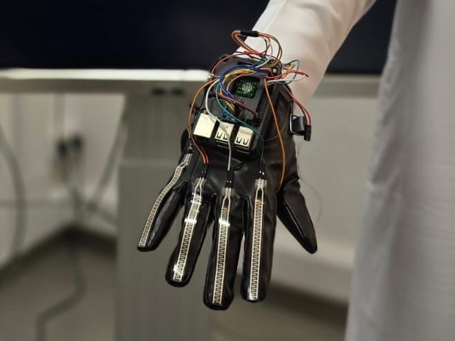 Axis smart glove prototype