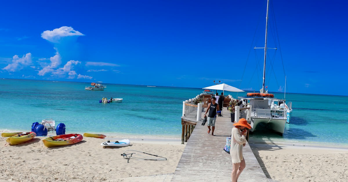 The Best Airbnbs in Turks and Caicos for Group Trips, Family Getaways, and Solo Adventures
