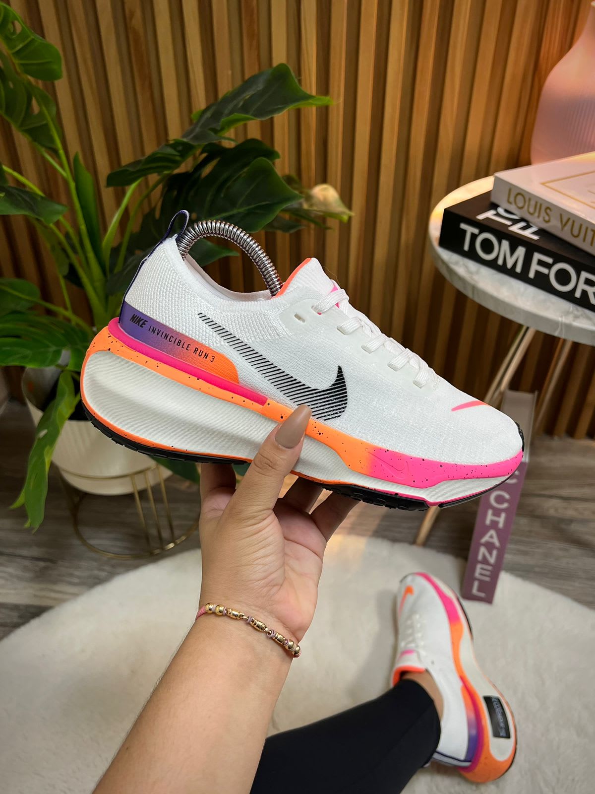 NIKE ZOOM INVINCIBLE 3