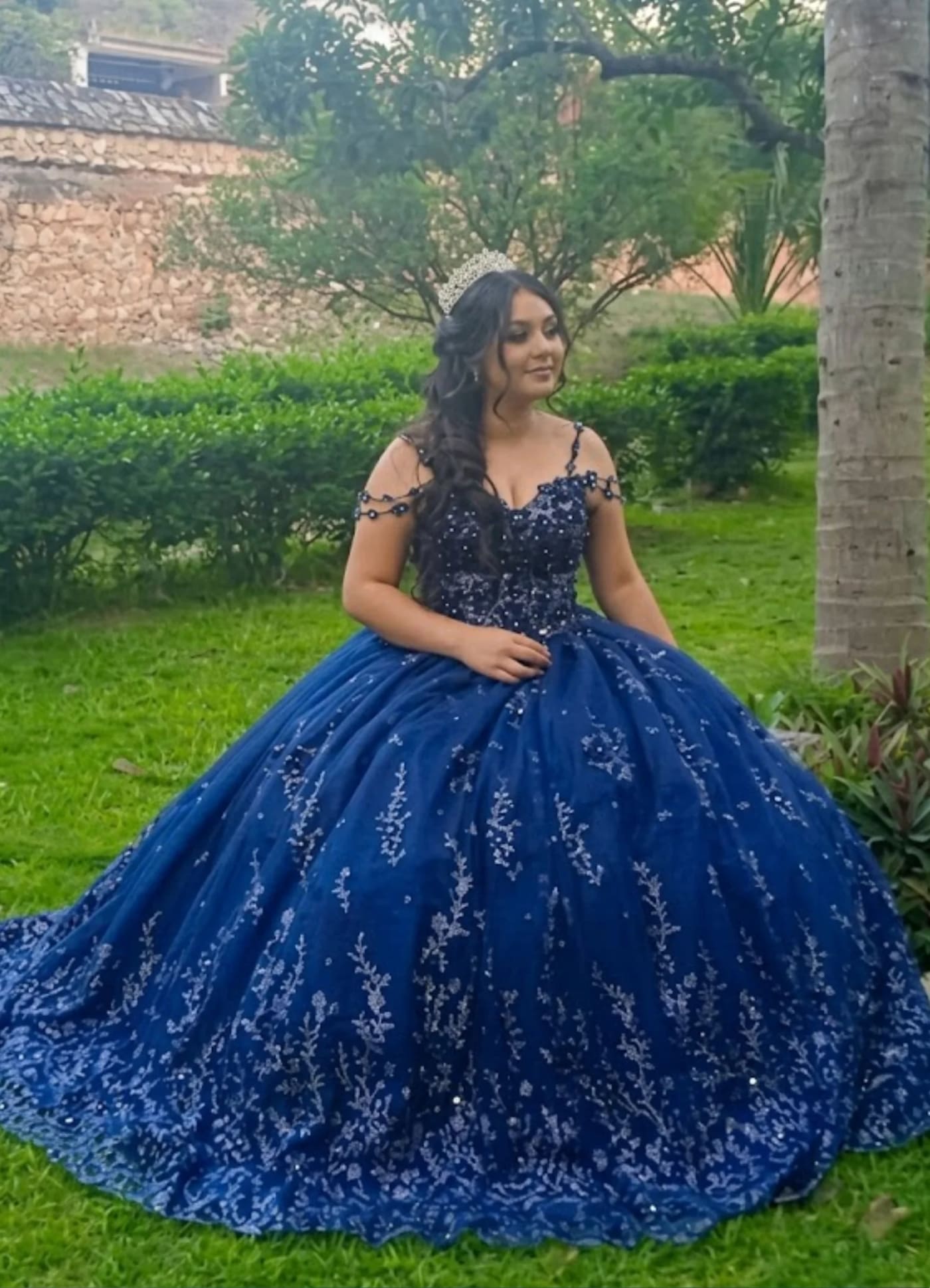 Bendita Renta piece
