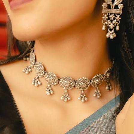 Traditional Silver Choker Set