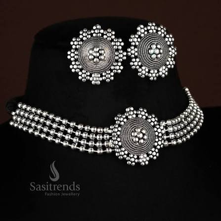 Traditional Silver Choker Set view 3