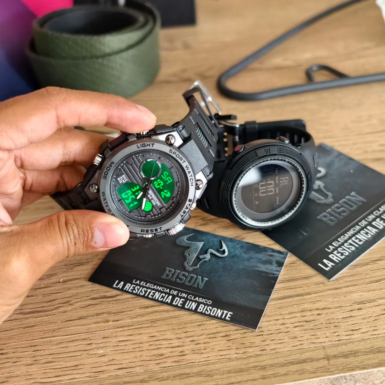 Foto del combo en la mano