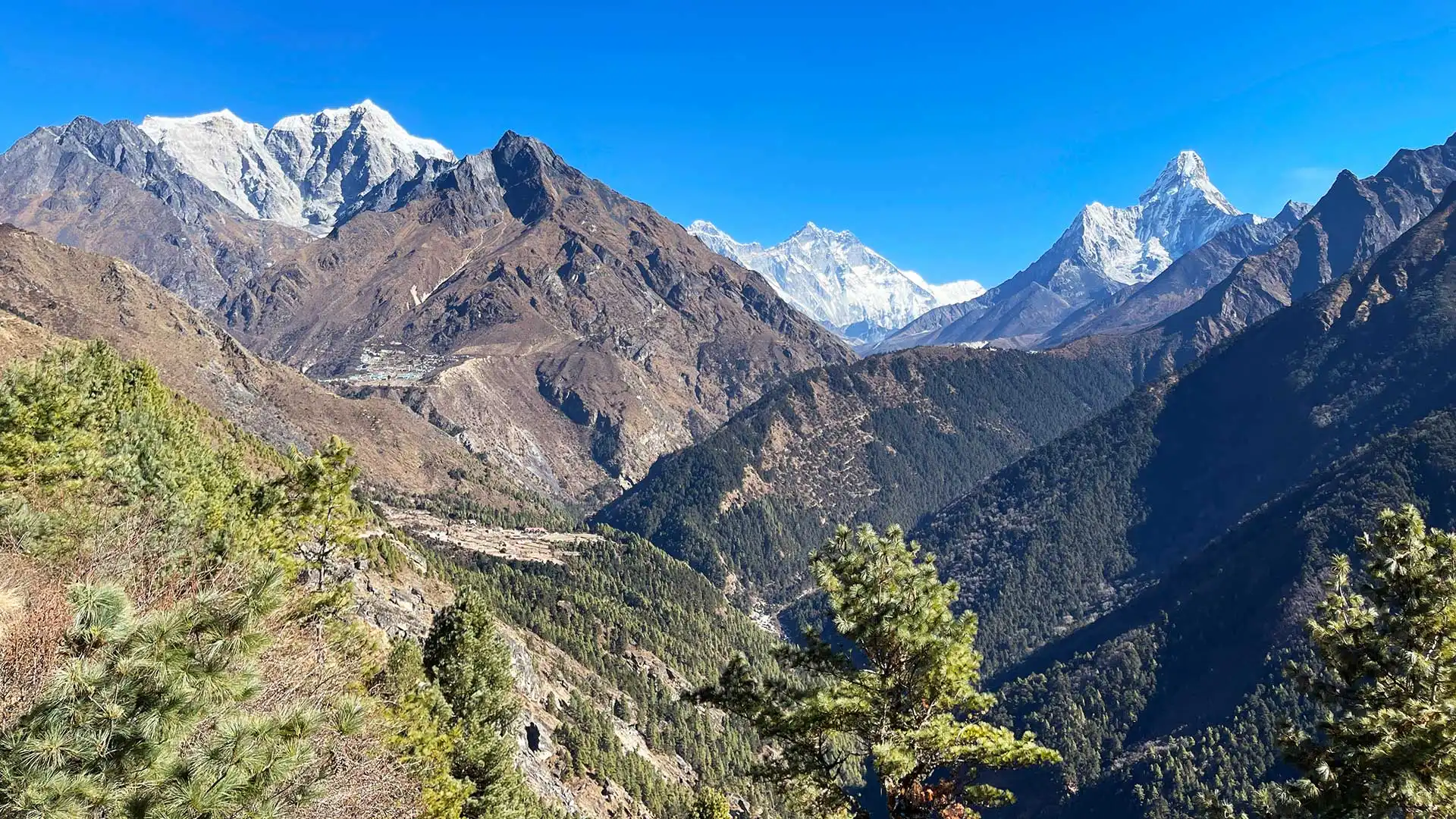 Everest Base Camp with Gokyo Lakes Trek - 17 Days 3
