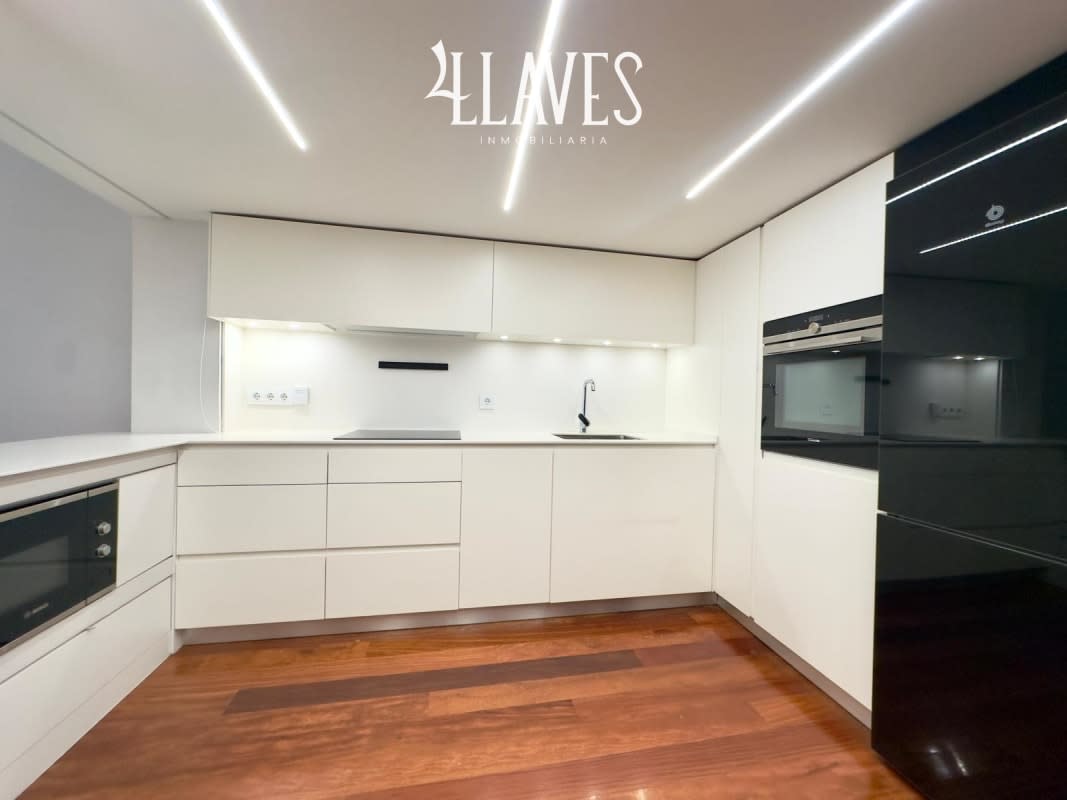 Exclusiva vivienda en Atocha, a estrenar, exterior y luminosa - Imagen 14