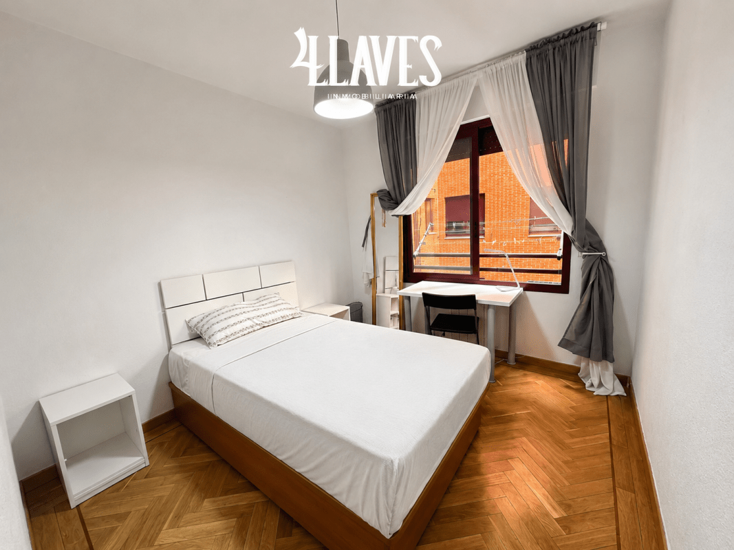 Alquiler de habitaciones en Calle de los Hermanos Ruiz - Imagen 1