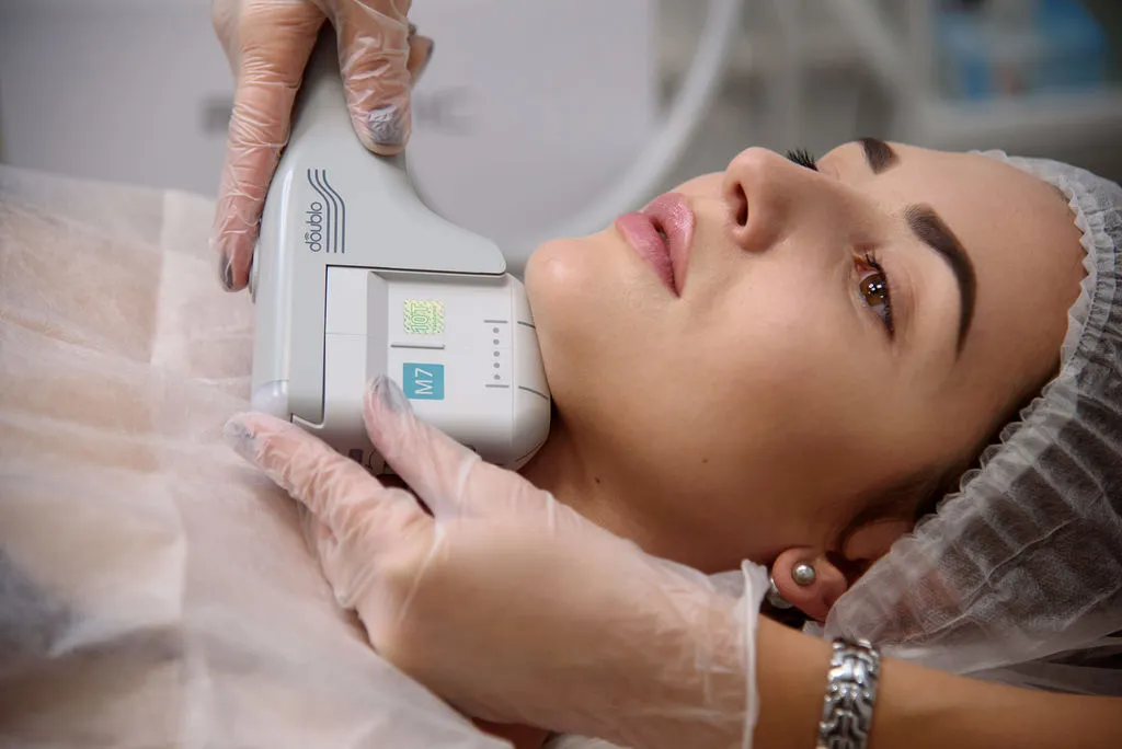 SMAS lifting s přístrojem Doublo Gold v salonu Vital Beauty