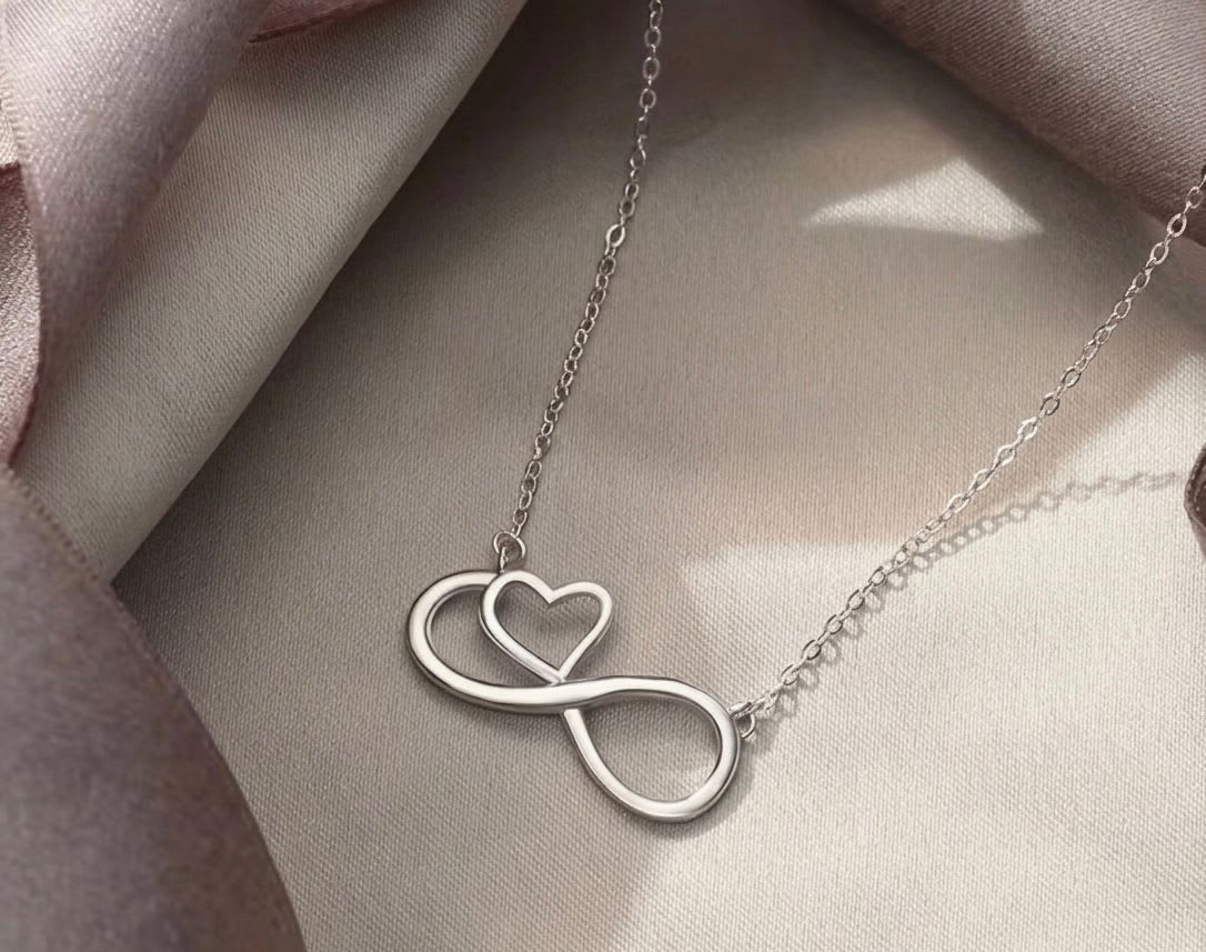 Collier avec Pendentif Infini & Cœur