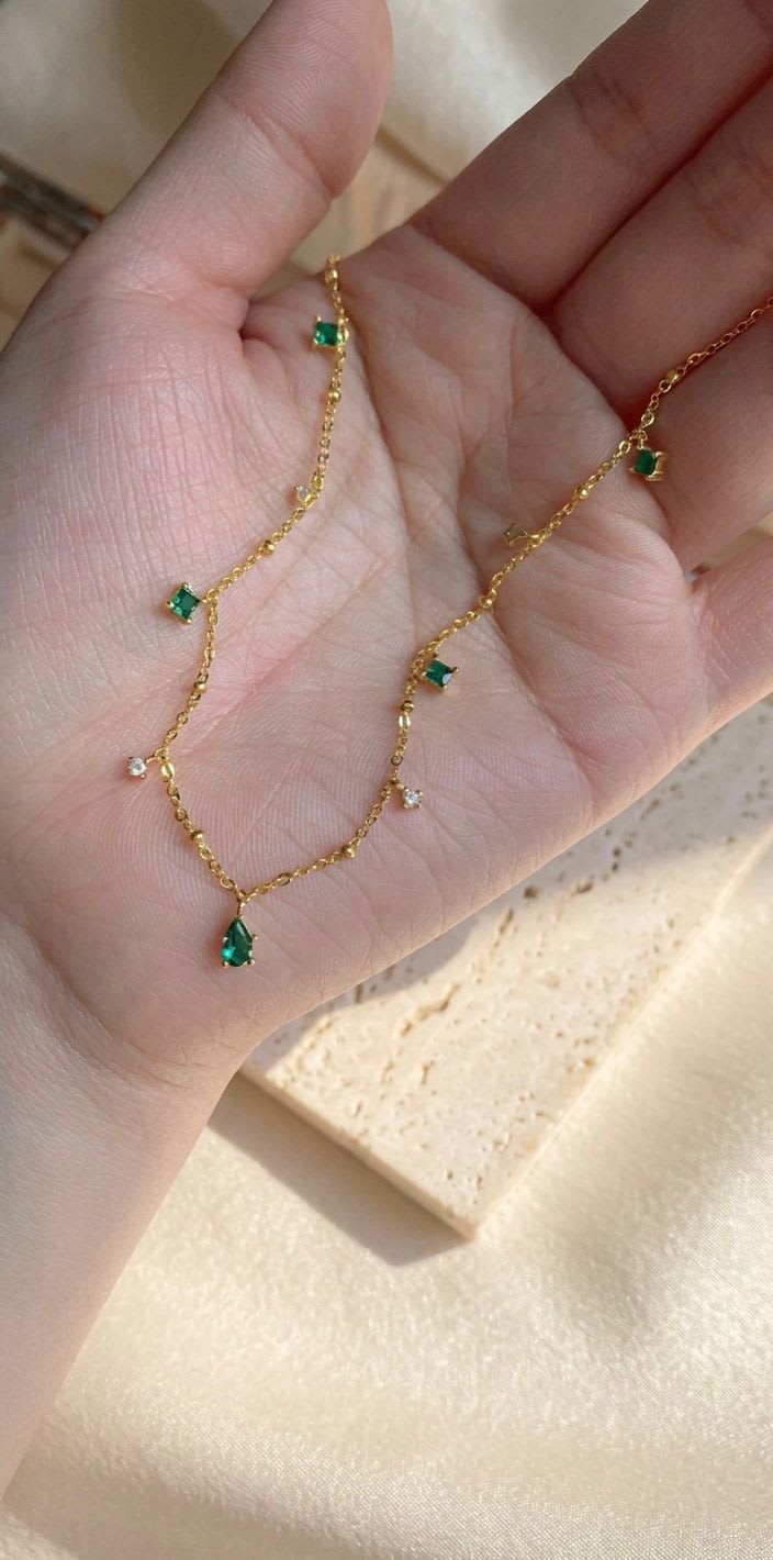 Collier avec pierre