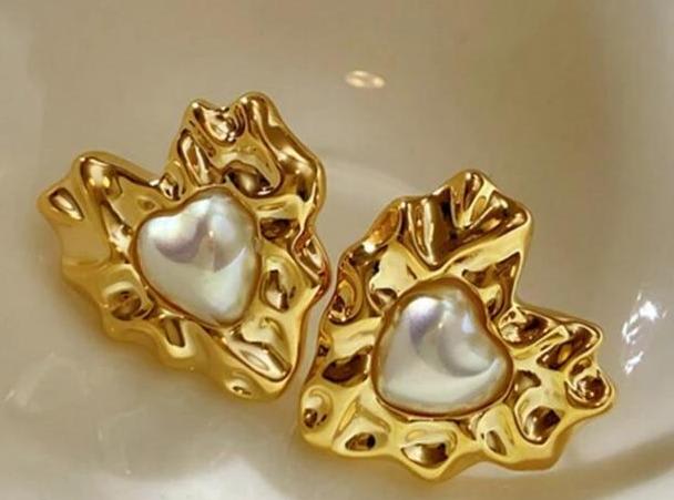 boucles d'oreilles asymétrique