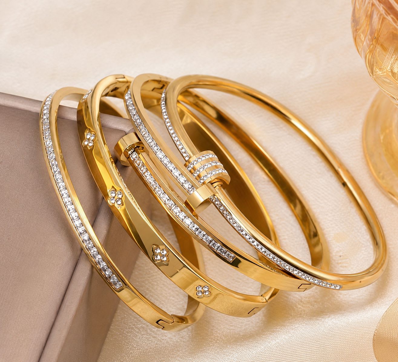 Lot de 4 bijoux en acier inoxydable