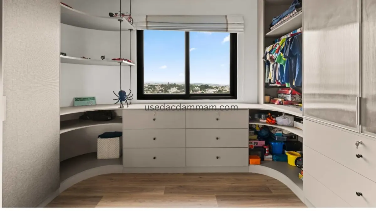 اشترِ خزانة ملابس مستعملة في الدمام بأفضل الأسعار