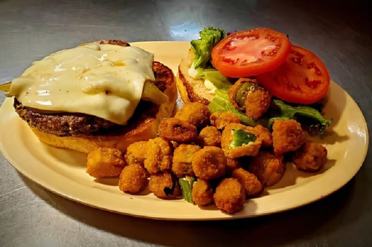 Cast Iron Grill also known for its delicious pies which often attract a lot of crowd during lunch hours.