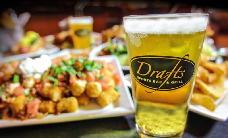 Drafts Sports Grill holds the wonder for being one of the most popular chain food providers in town.