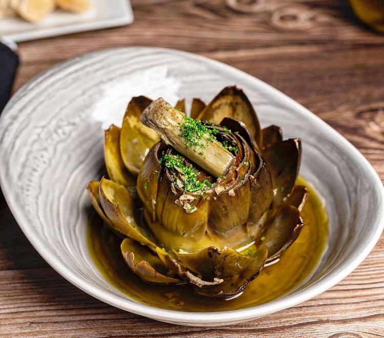 Vaso's Mediterranean Bistro has become one of the trendiest Alexandria VA restaurants because of its numerous options and intricately laid out artistic details
