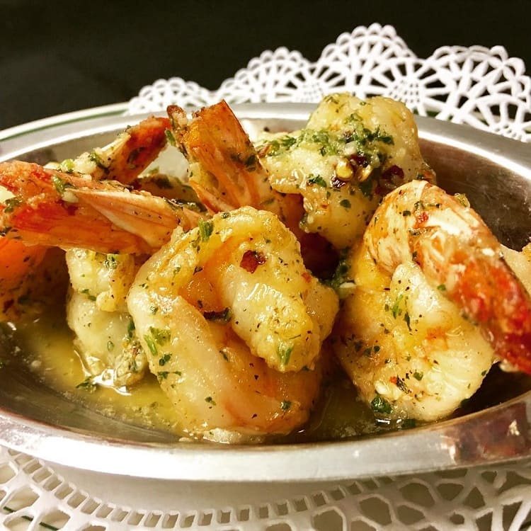 RT's Restaurant serving the most decadent seafood choices
