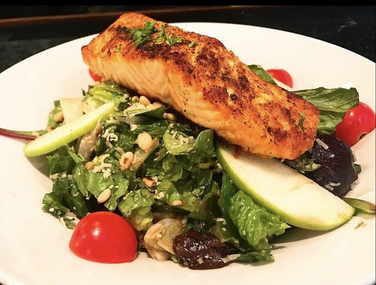 Warehouse Bar & Grill has been awarded a 5-star rating in the downtown area because of its fascinating service, menu, and quality.