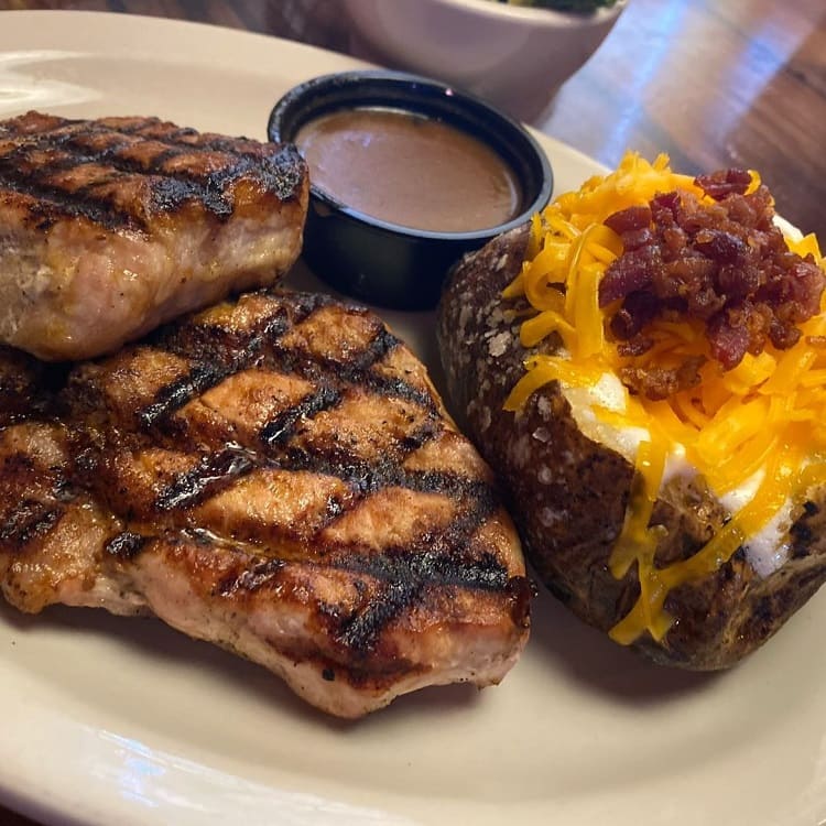 Texas Roadhouse serves American cuisine with a southwestern twist to its dishes