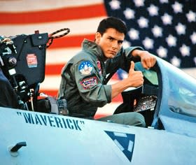 Top Gun 2 films at California naval base