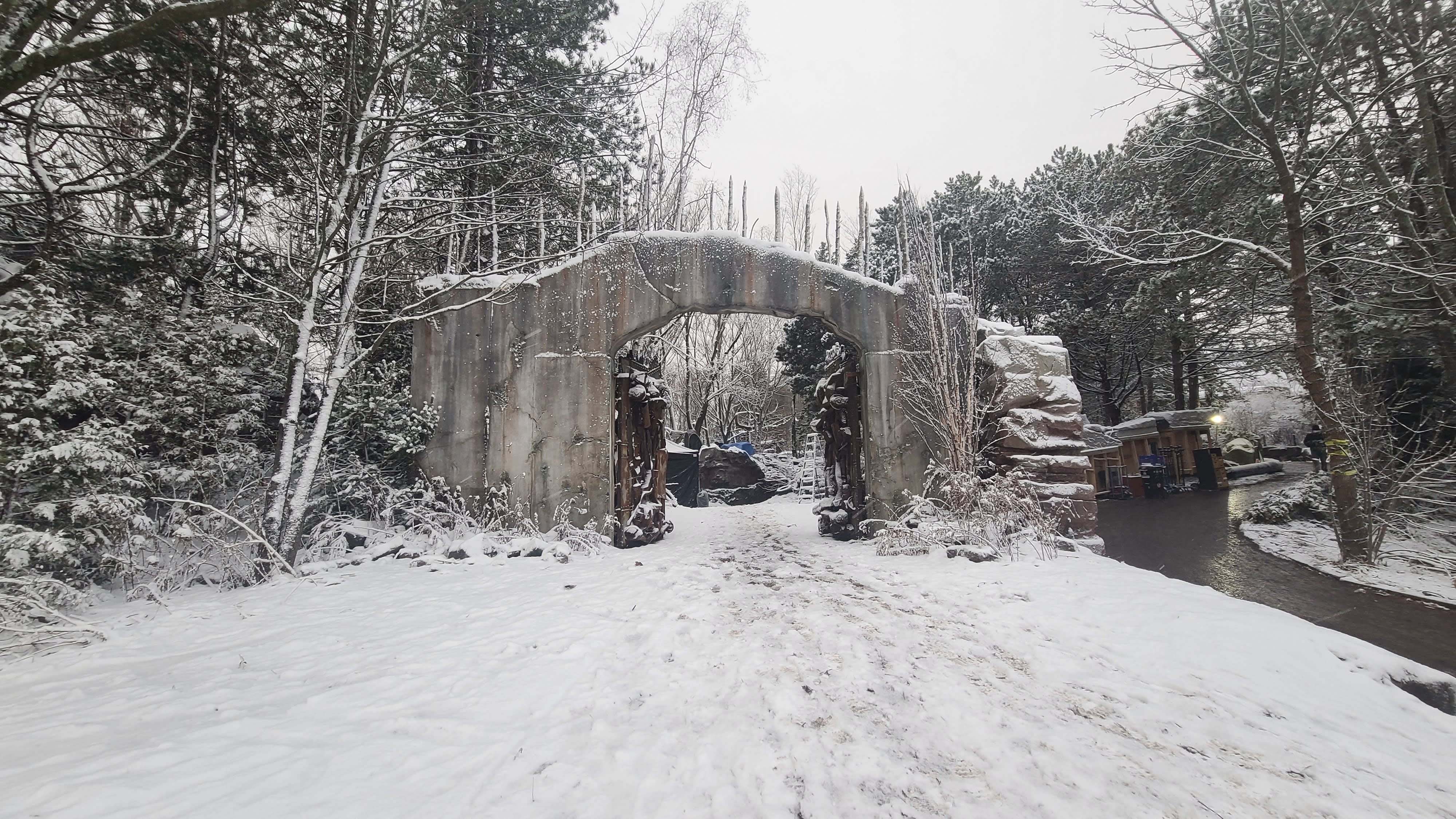 Apple's SEE filmed S2 and S3 in an Ontario theme park, hangar and car graveyard