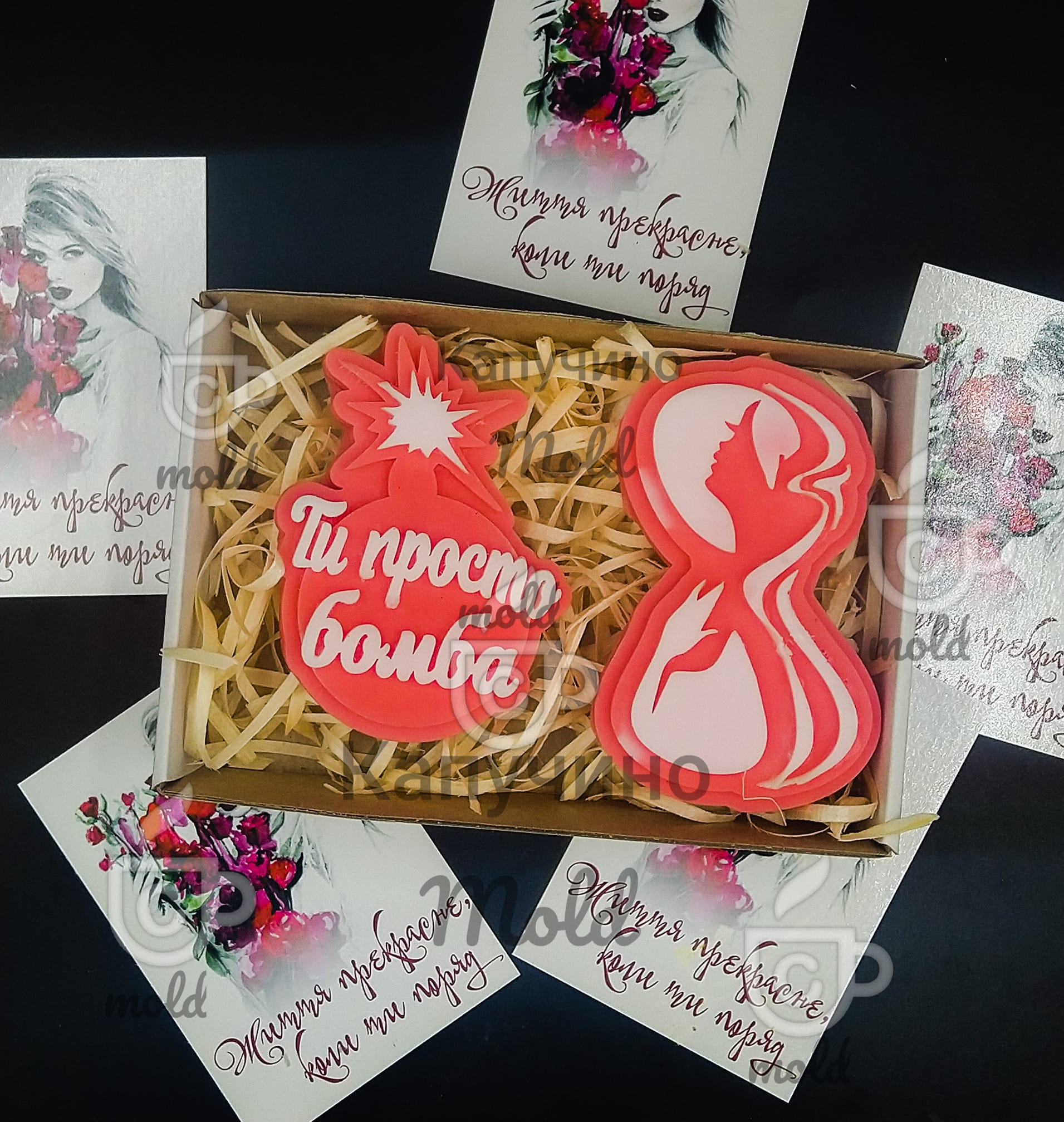 Силіконова форма 8 березня дівчина