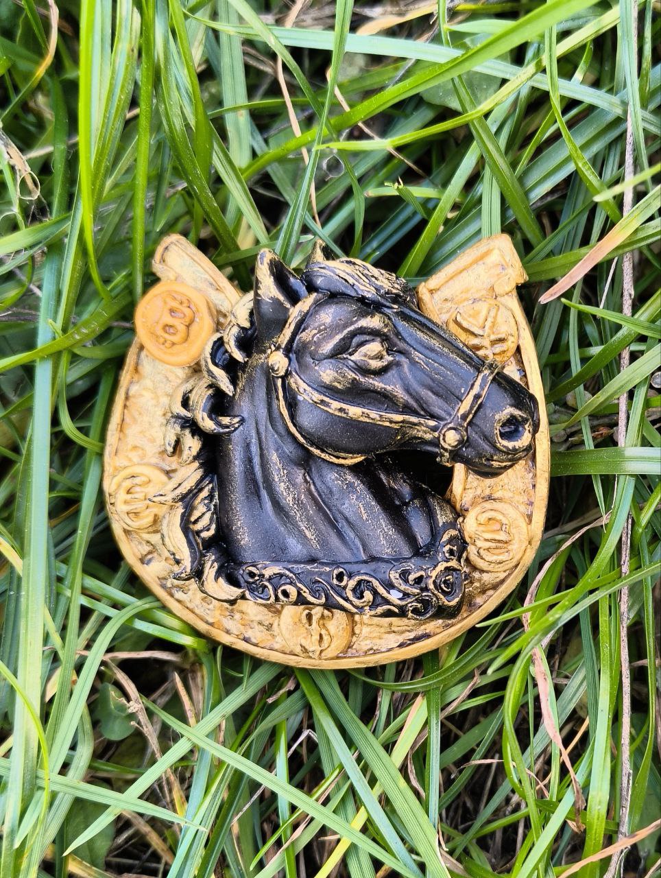 Силіконова форма Кінь, що приносить гроші 