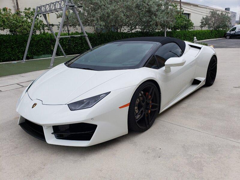 2017 Lamborghini LP 580-2 Spyder Convertible 2D