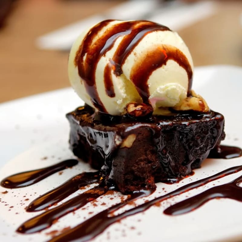 Brownie con Helado