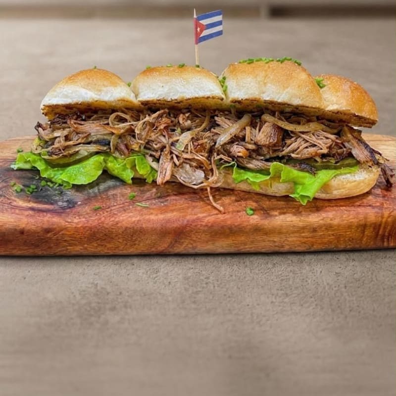 Pan con lechón (120g)