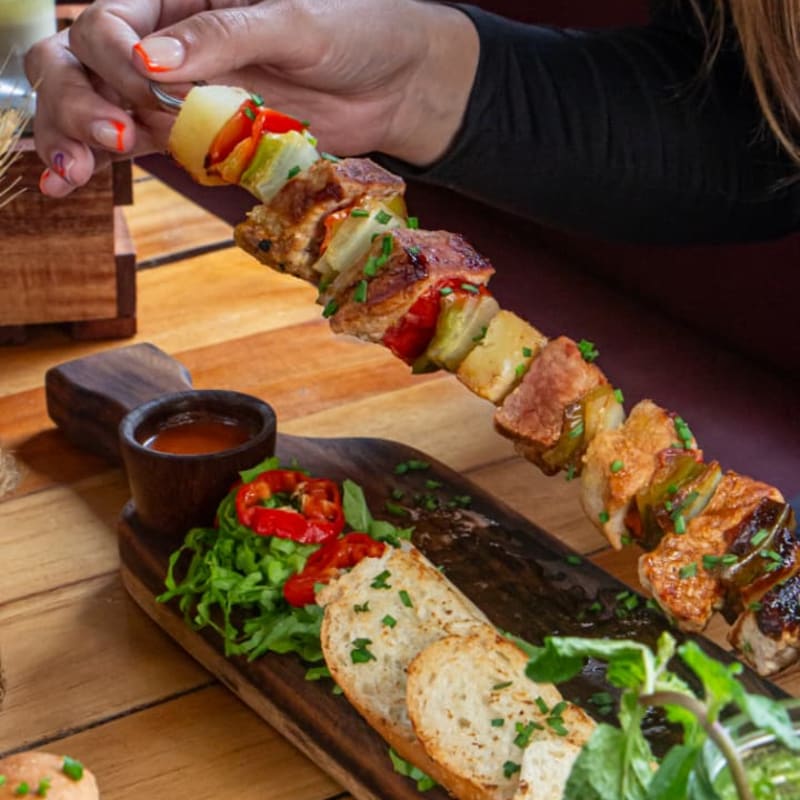 Brocheta de cerdo
