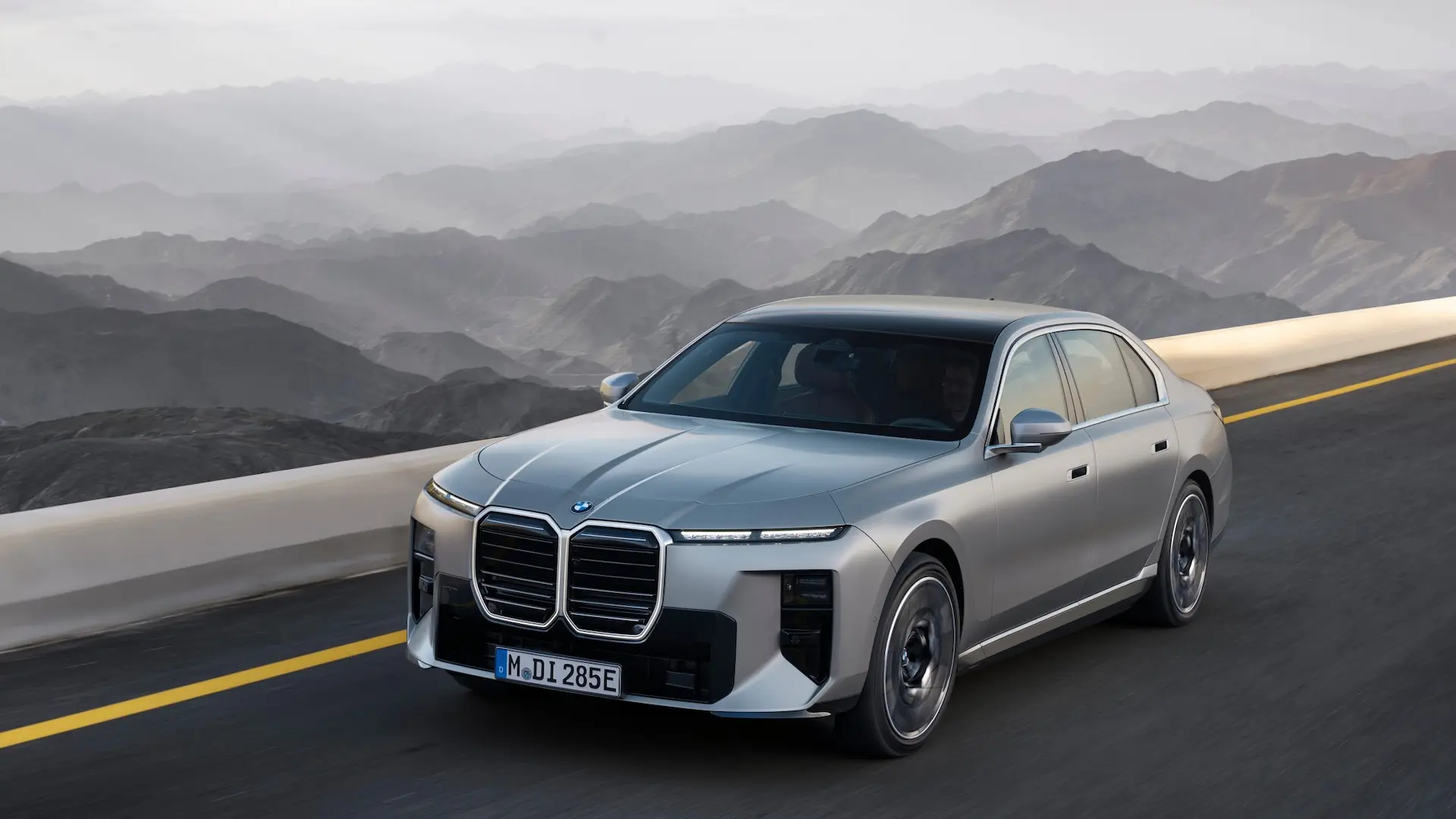 2026 BMW 7 Series and i7 front three-quarter exterior view