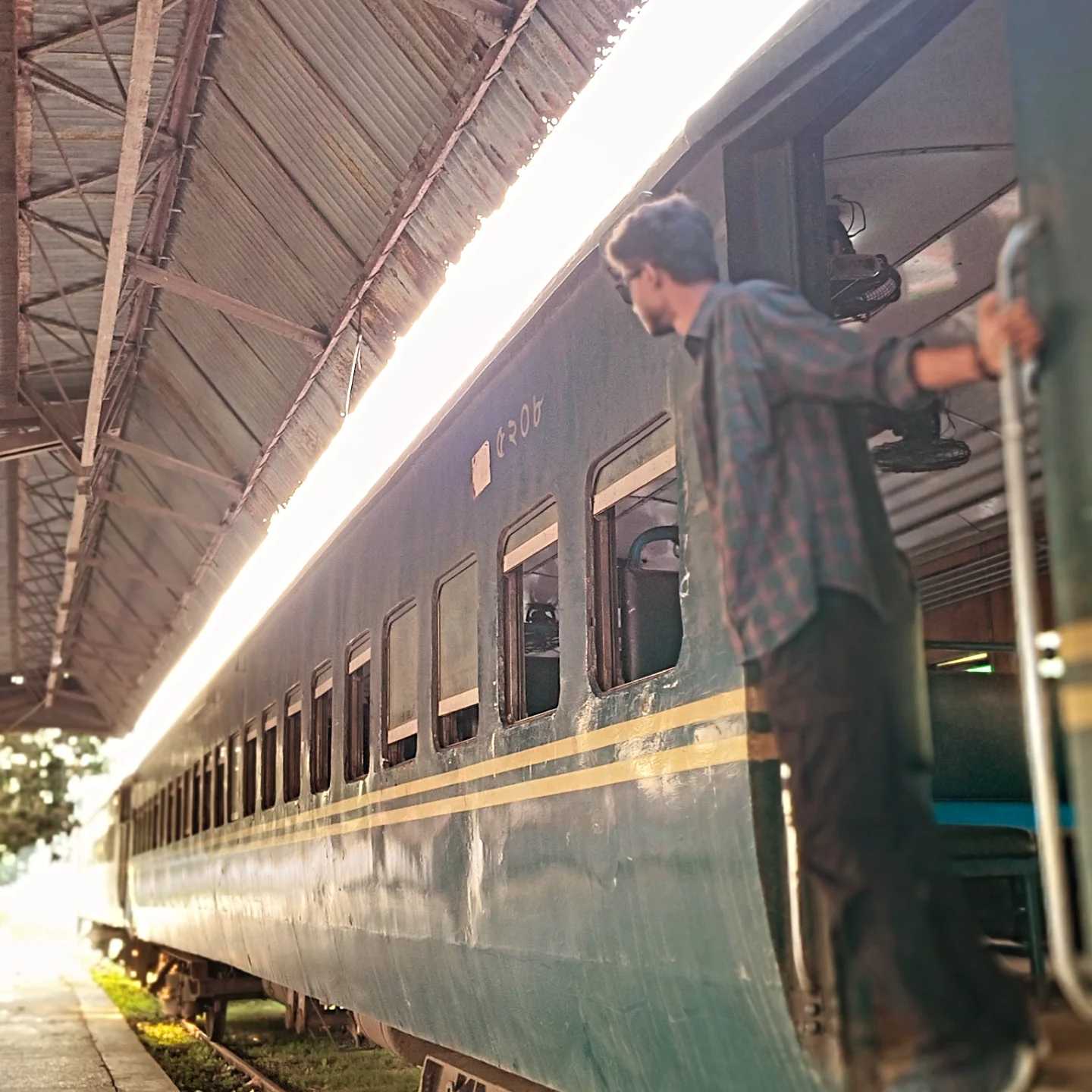 ট্রেনে আমি একদিন (সৌরভ হালদার)